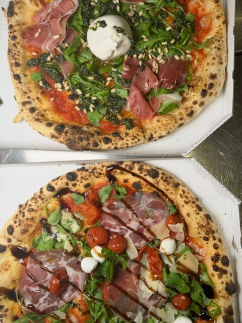 C’est l’été alors on mise tout sur nos pizzas fraîcheurs ❤️‍🔥

📞 06 74 21 25 98 
📍 109 rue pascal 83000 Toulon 
🌐 www.pizzalabottega.fr